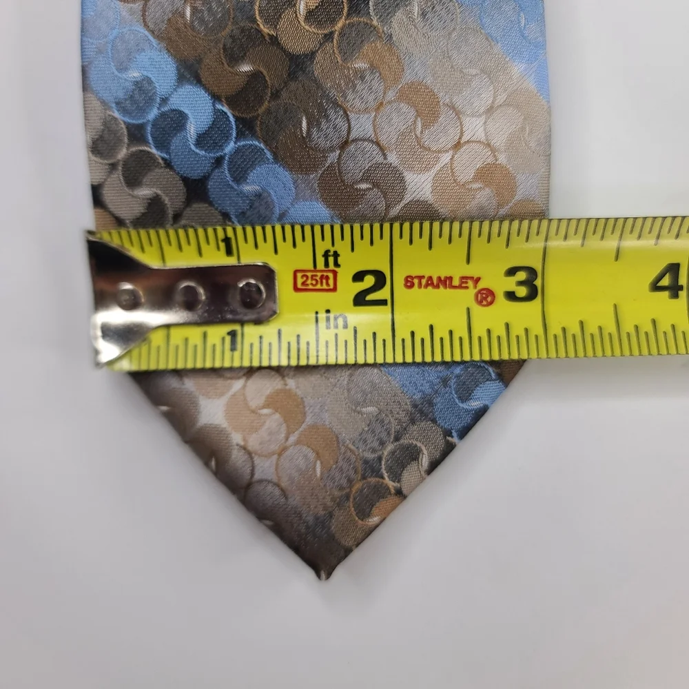VAN HEUSEN Brown & Blue Neck Tie. New With Tags.
